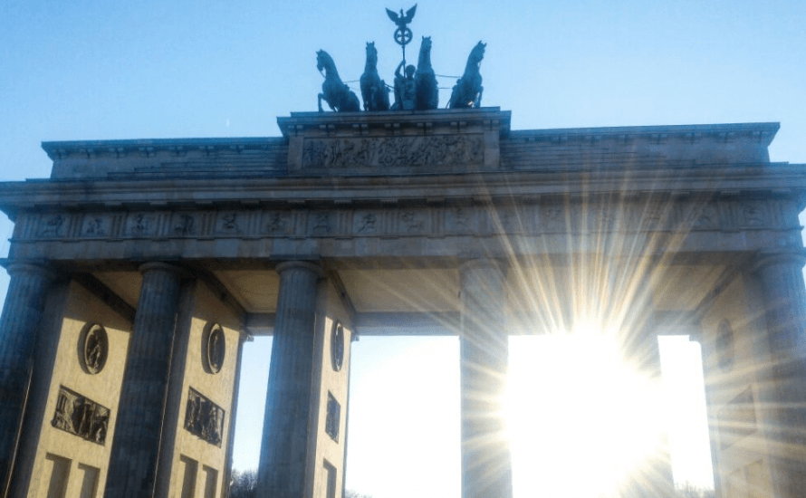 Das Bild zeigt das Brandenburger-Tor in Berlin bei der Reise von einfach-herumgurken.