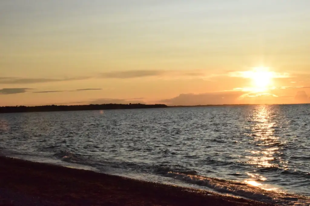 Sonnenuntergang am Strand beim Klintjeberg.