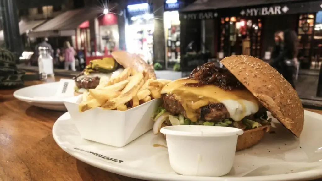 Burger in Barcelona nähe der Ramla