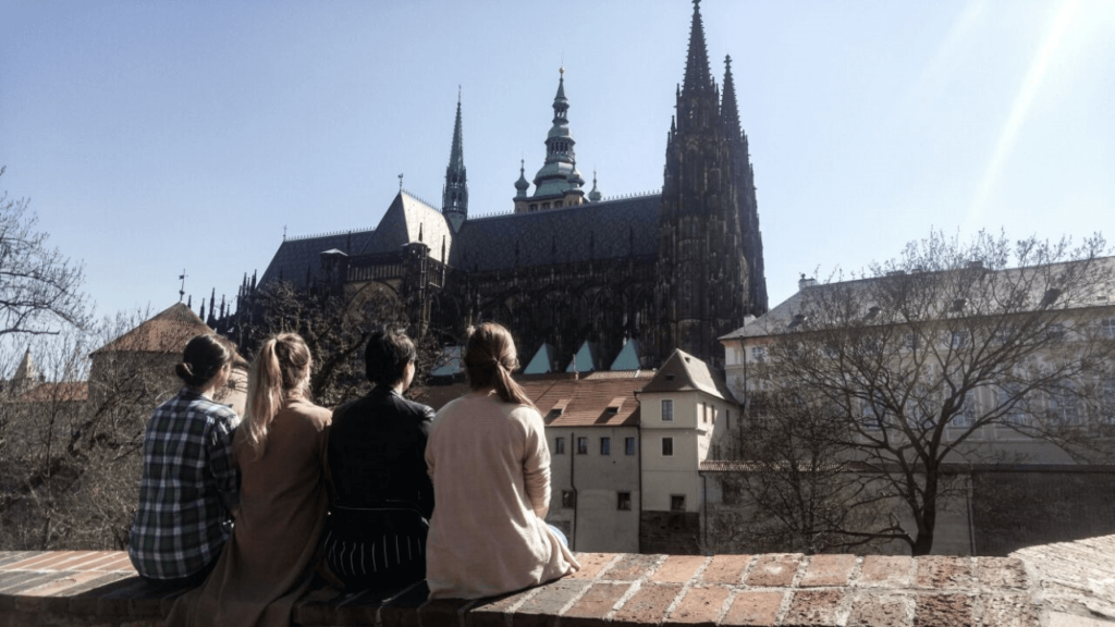 Das Bild zeigt die Prager-Burg.