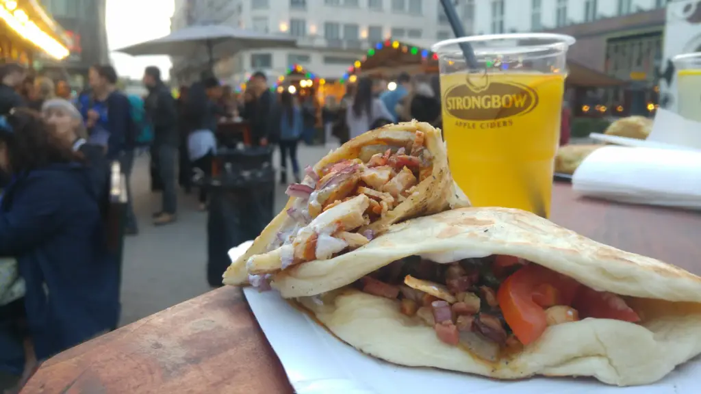 Typisch ungarisches Essen - ähnlich Gyros Pita.